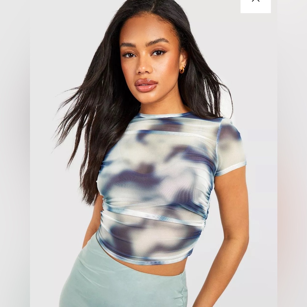 NWT Boohoo mesh crop!